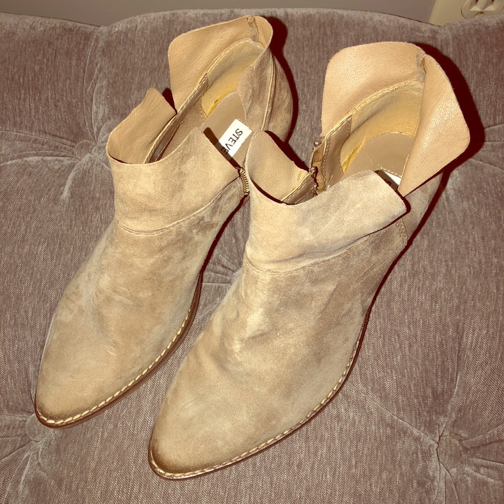Steve Madden pointed toe booties, size 7
